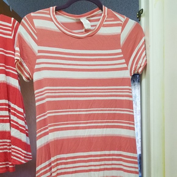 Matching dresses - Picture 3 of 7